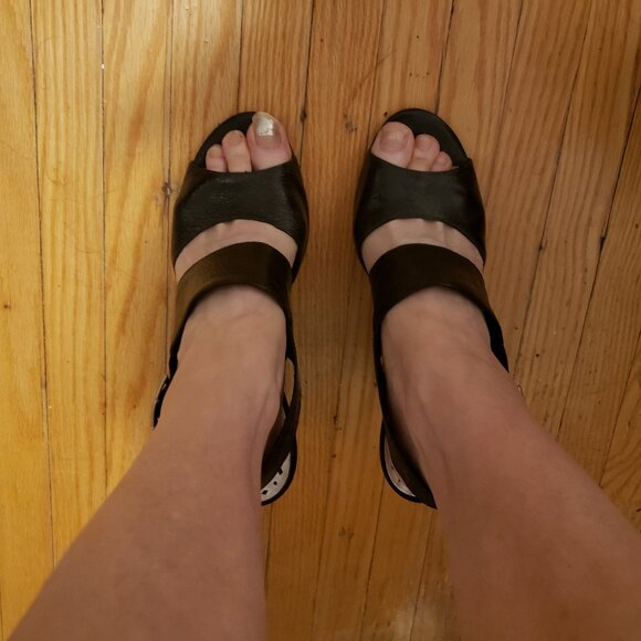 BCBGirls Heeled Black Leather Sandal Size 39 - Picture 4 of 6